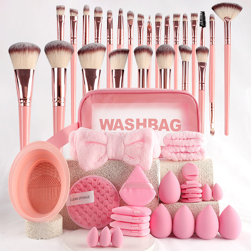 All-in-One-Set mit Make-up-Pinseln und -Schwämmchen