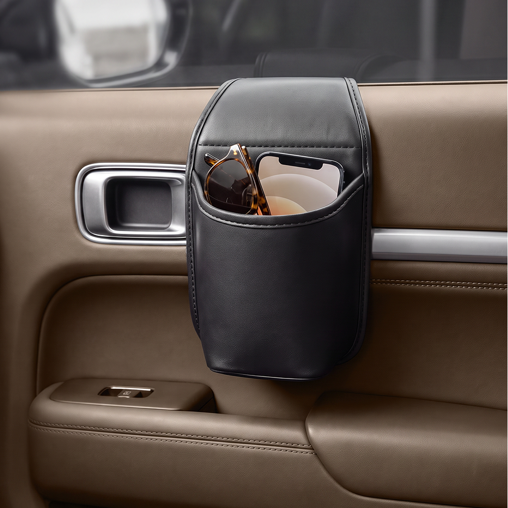 🥳 SONDERANGEBOT 2026 – über 50.000 mal verkauft! 🚗🧺 50 % Rabatt auf den Leder-Getränkehalter für die Autotür. ✅ Große Öffnung für Getränke & Handy 🔒 Sicherer Halt durch Clip-Befestigung 🛡️ Strapazierfähiges PU-Leder in eleganter Optik