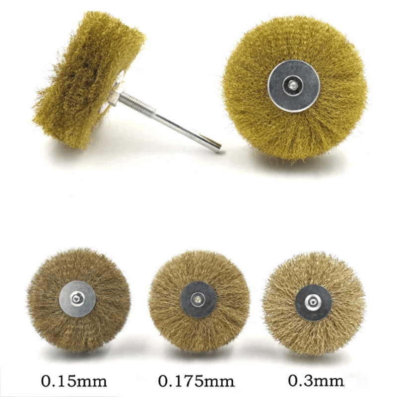 Drahtbürste zur Entfernung von Klebstoff an Autoteilen