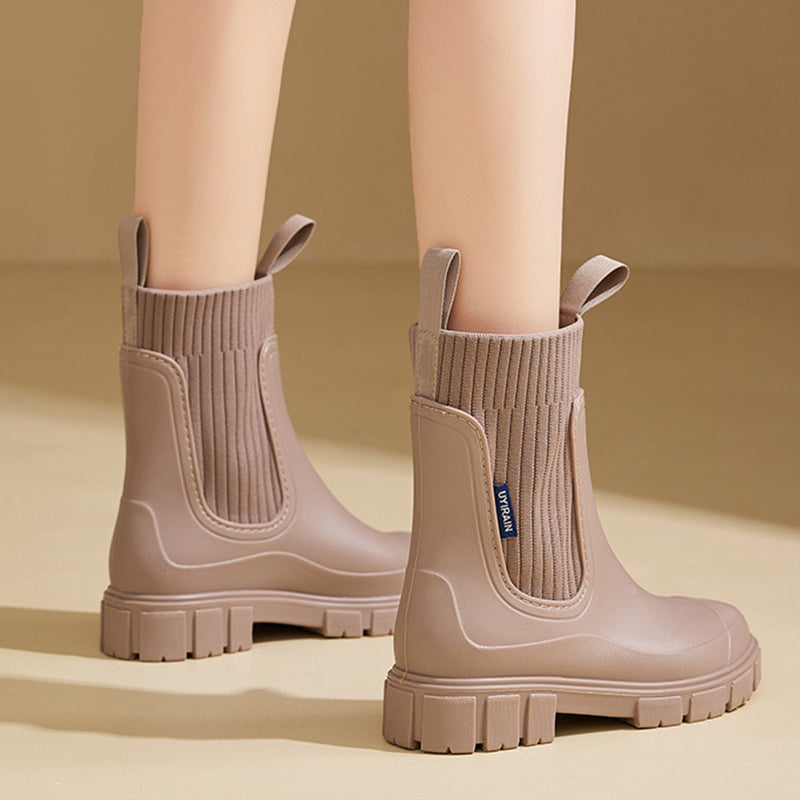 Wasserdichte, rutschfeste, mittelhohe Stiefel mit dicker Sohle