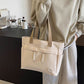 Trendige Großraumtasche mit mehreren Fächern