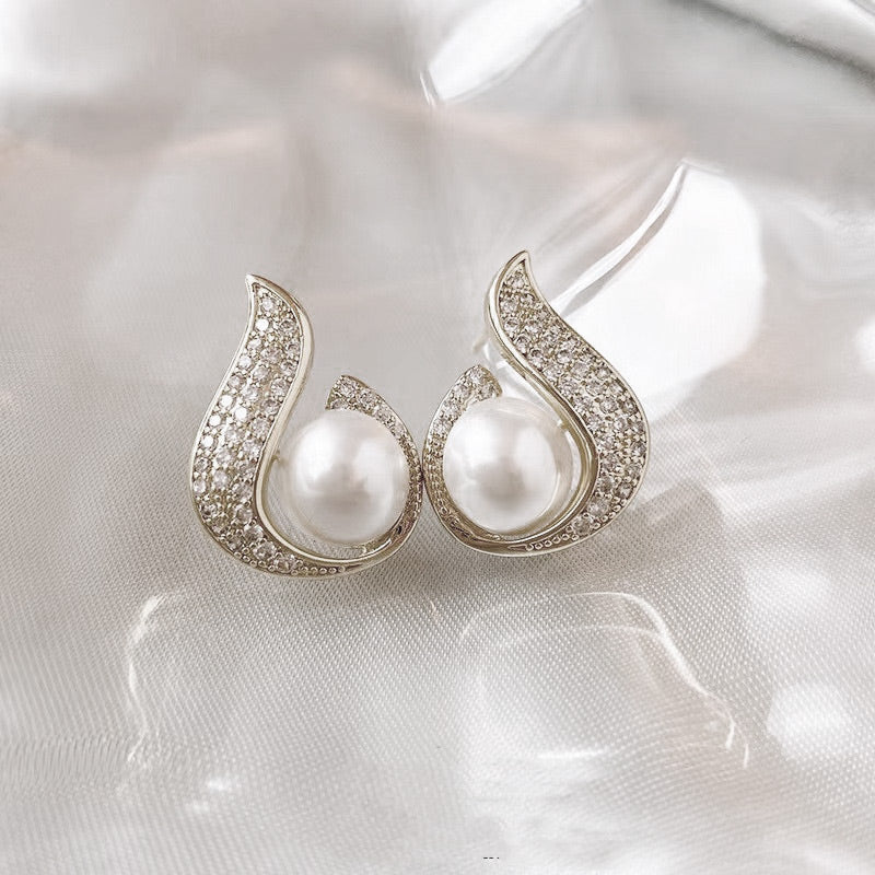 Elegante simulierte Perle und Strass-Ohrstecker