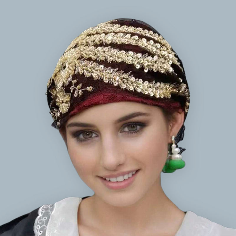 Élégant bonnet-foulard en dentelle avec décor de fleurs à paillettes