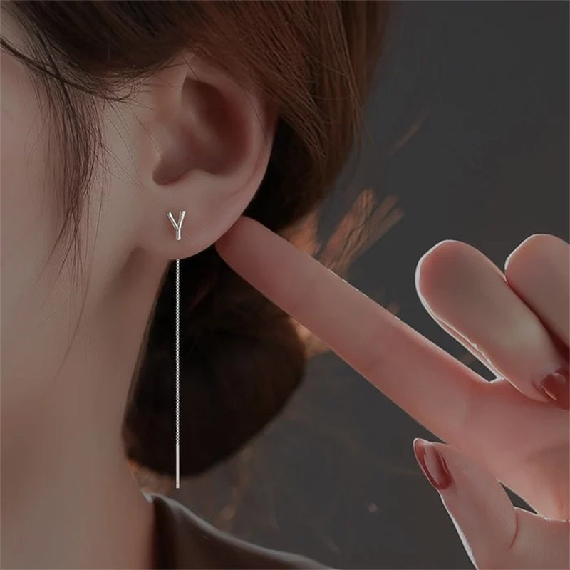 Mintiml® Glänzende Buchstaben-Ohrringe