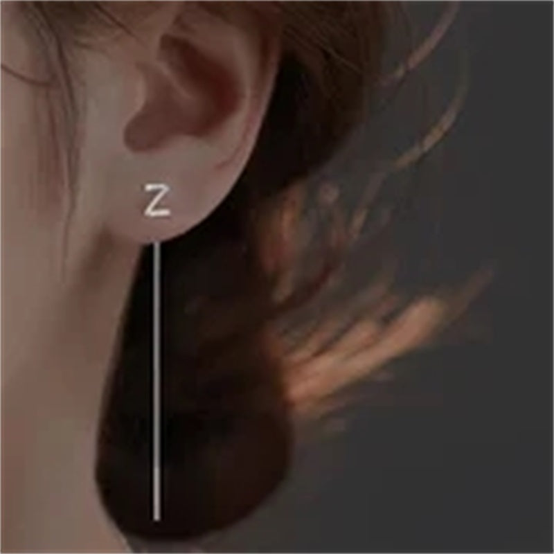 Mintiml® Glänzende Buchstaben-Ohrringe